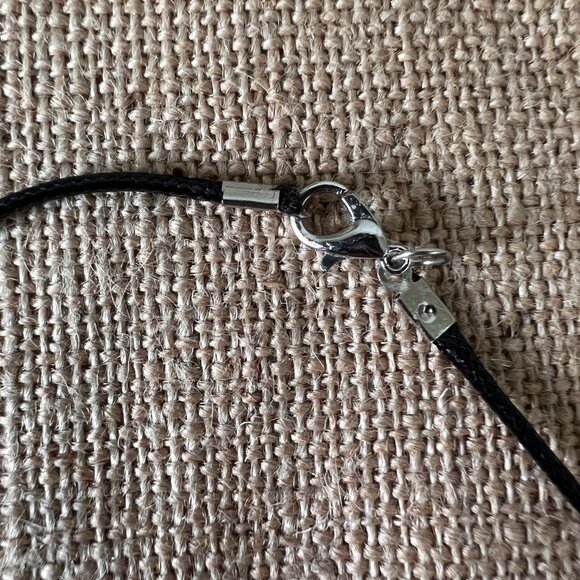 Red orange stone pendant necklace black cord vintage 90s - Picture 4 of 5